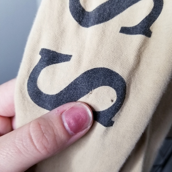 Guess spell out long sleeve tshirt - Picture 2 of 7